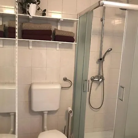 Koradinovi - Pod Vrtom Lejlighed