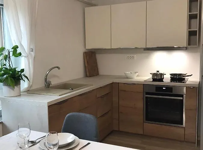 Koradinovi - Pod Vrtom